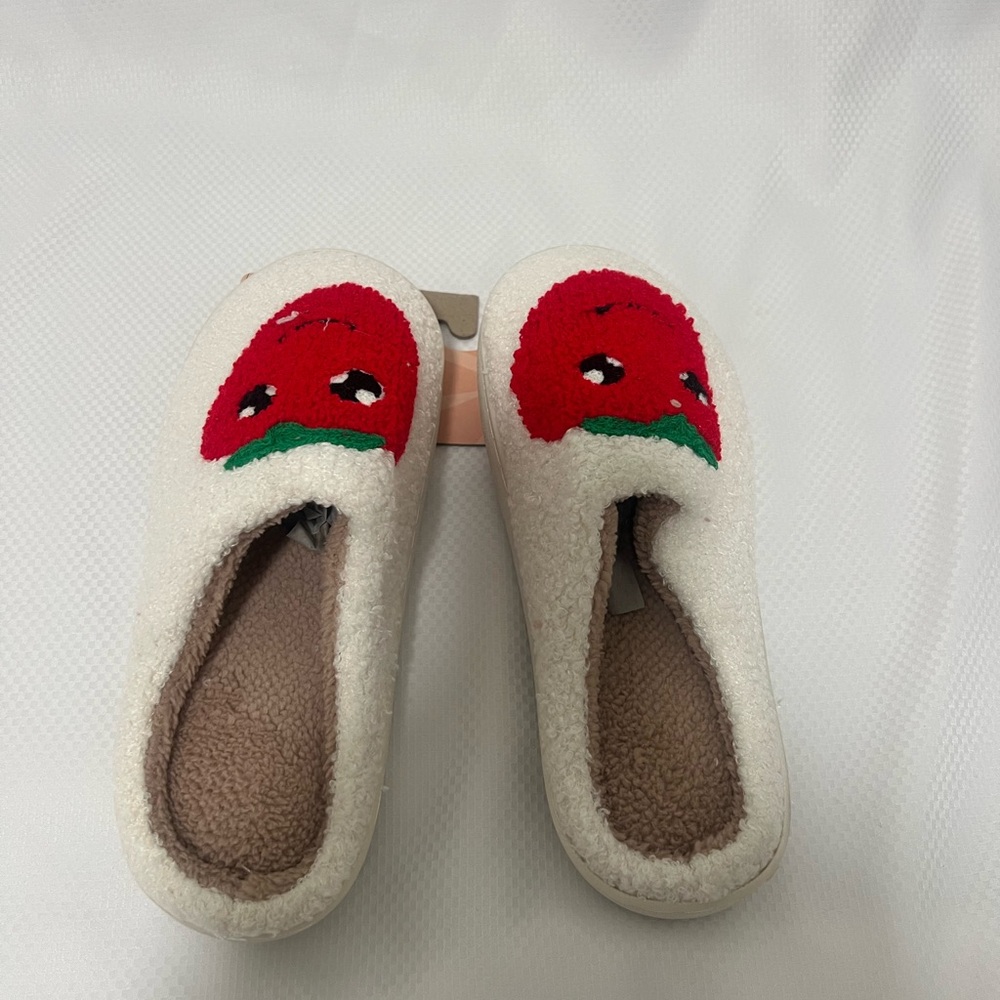 NEW ELLA & JOY STRAWBERRY SLIPPERS MULTIPLE SIZES